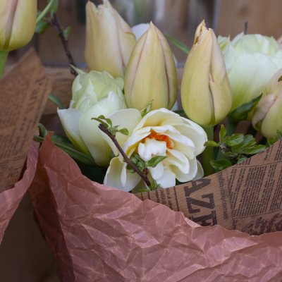 Zoom bild av Vaxat kraftpapper Blompapper Gammelrosa