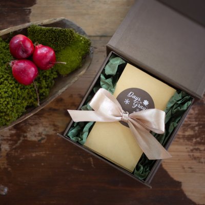 Zoom bild av Frökalender 2023 days in gray